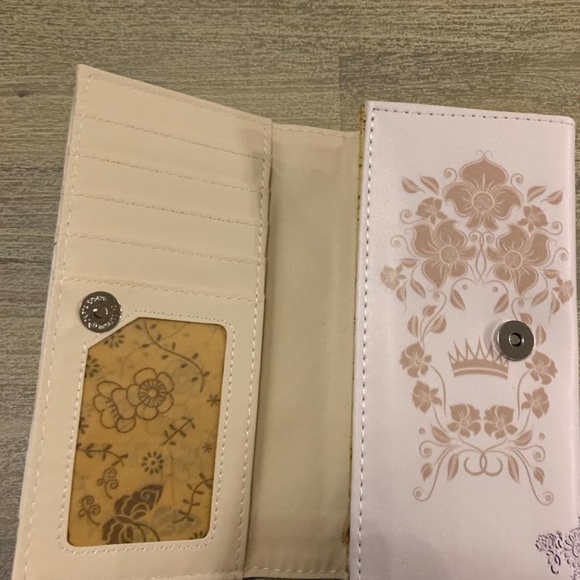 Paris Design Hand Wallet - Picture 3 of 4